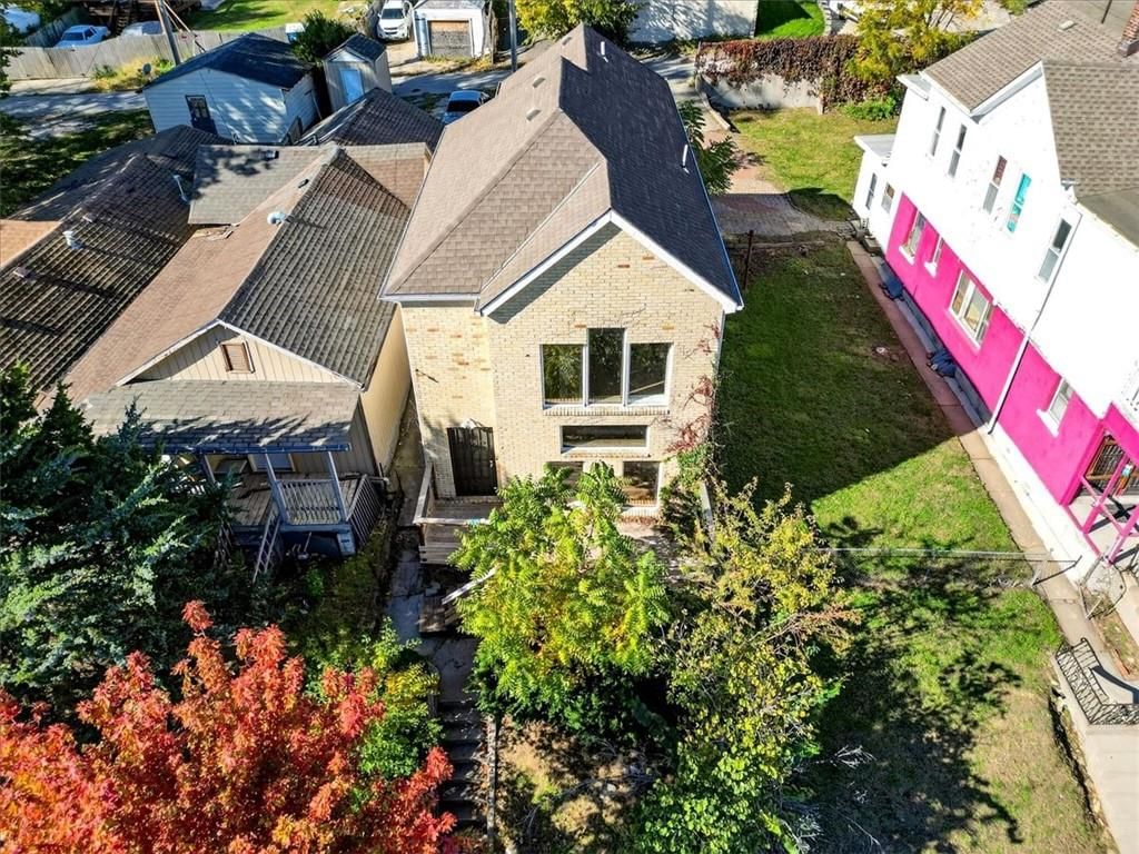 2128 Summit Street — photo 5