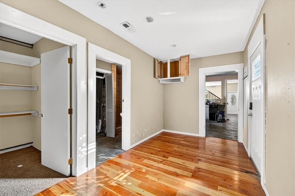 2128 Summit Street — photo 13