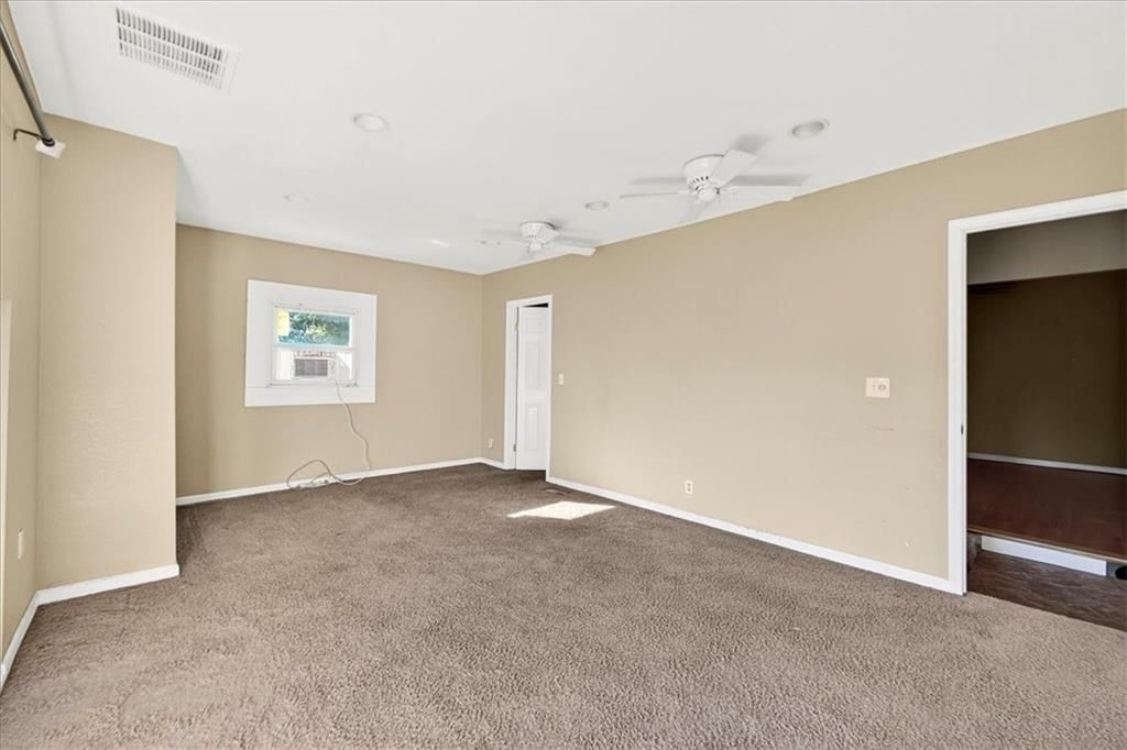 2128 Summit Street — photo 25