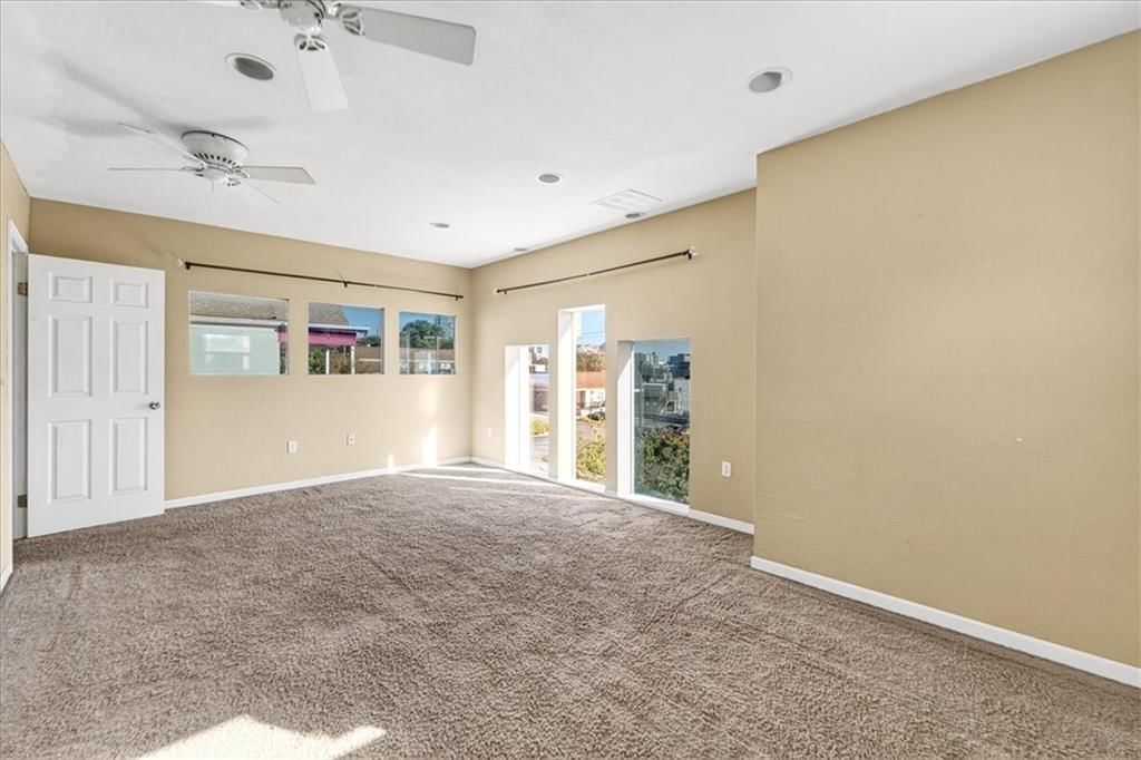 2128 Summit Street — photo 27
