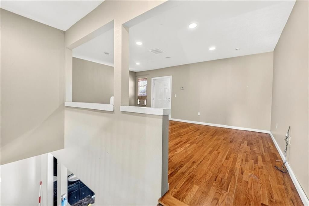 2128 Summit Street — photo 29