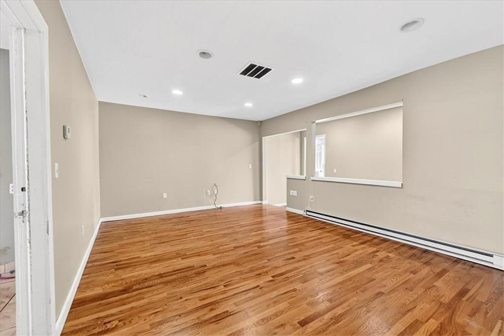 2128 Summit Street — photo 32