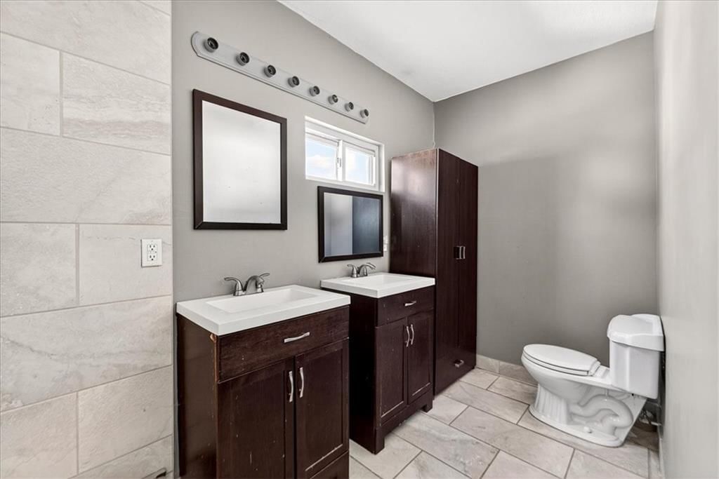2128 Summit Street — photo 40