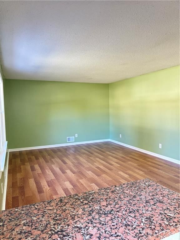 5405 Oliver Avenue — photo 5
