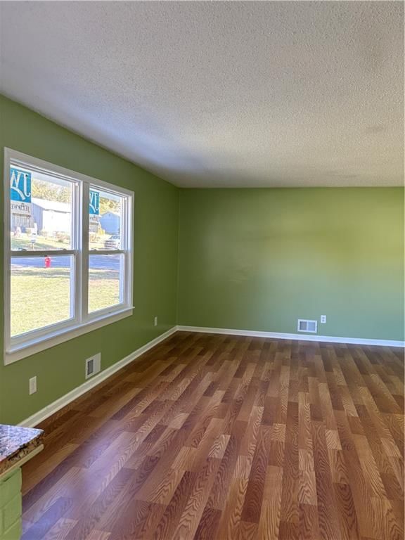 5405 Oliver Avenue — photo 6