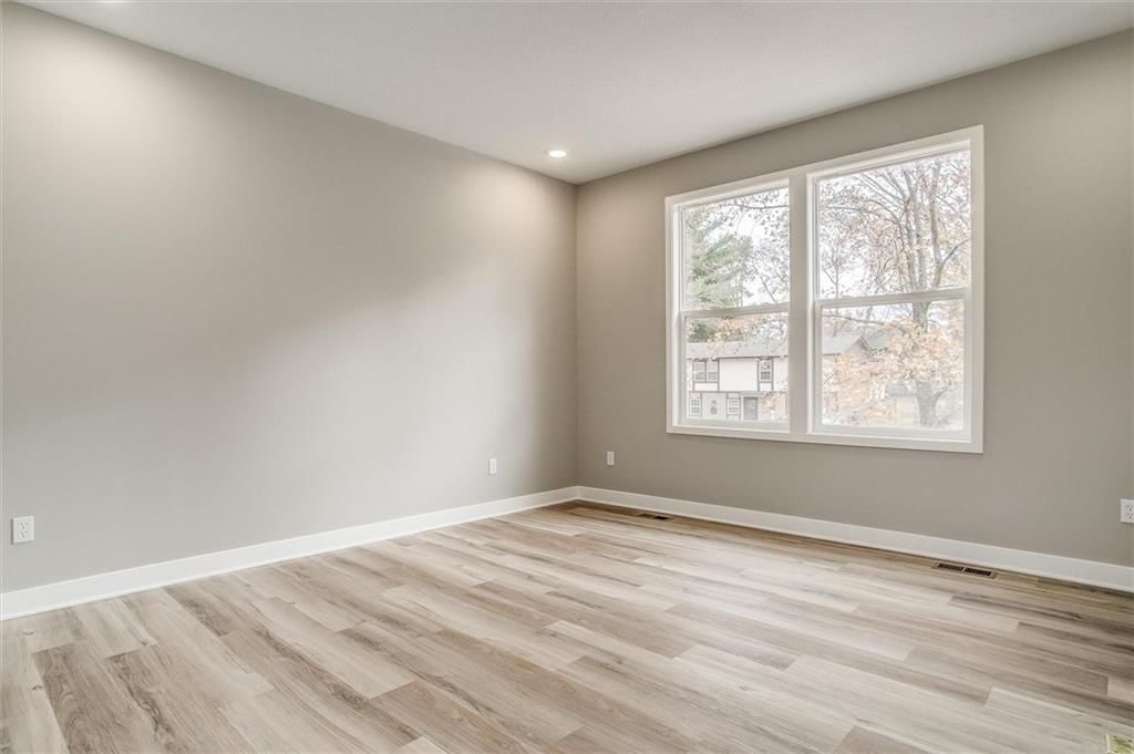 1104 NE Columbus Street — photo 3