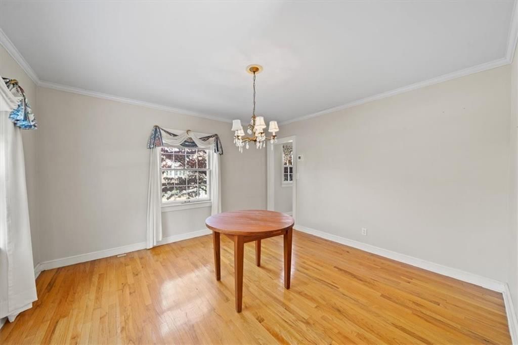 Photo 8 of 27 - 5701 Wornall Road