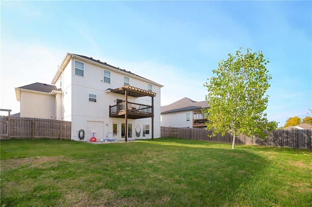 1805 NW Tayler Court — photo 32