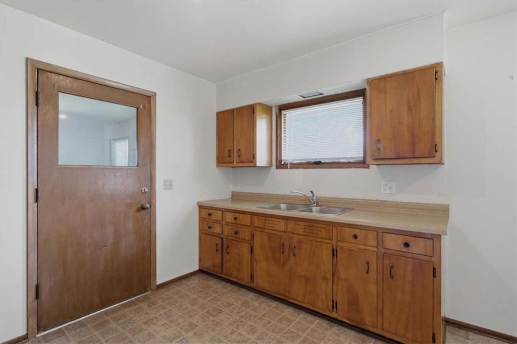 4103 E 107th Street — photo 11