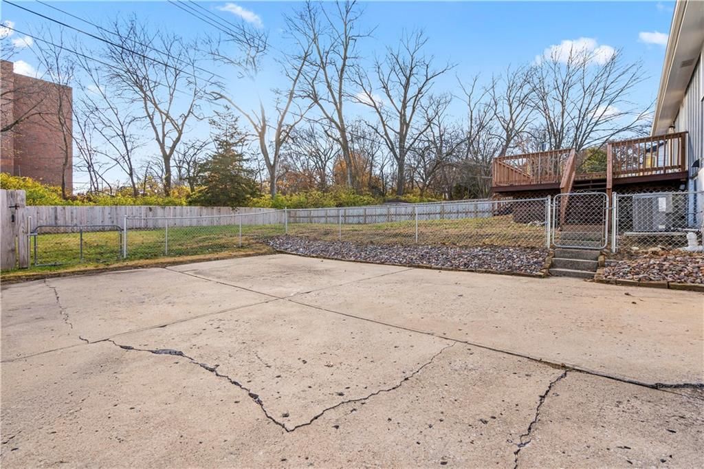 8705 E 53rd Terrace — photo 44