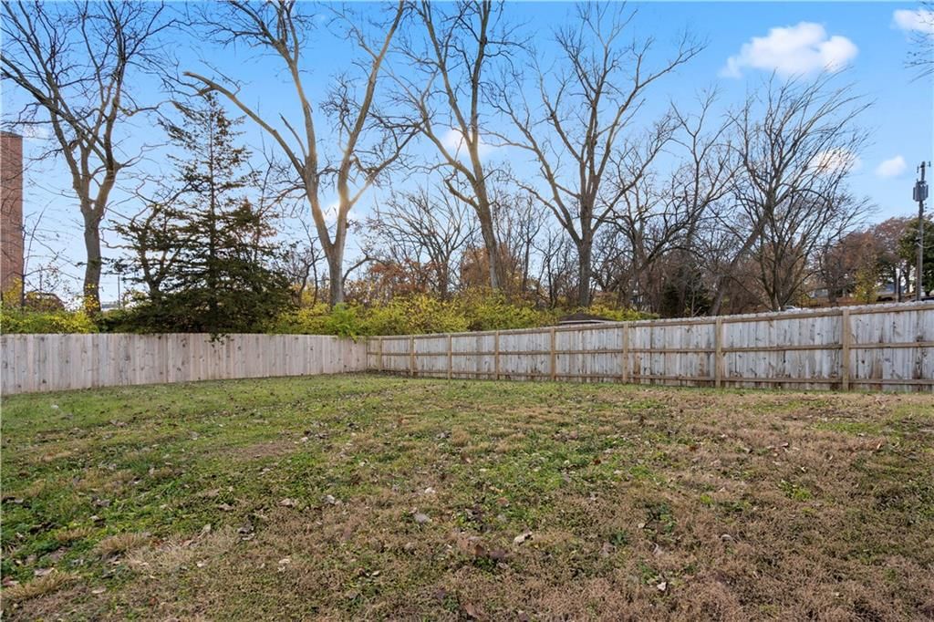 8705 E 53rd Terrace — photo 46