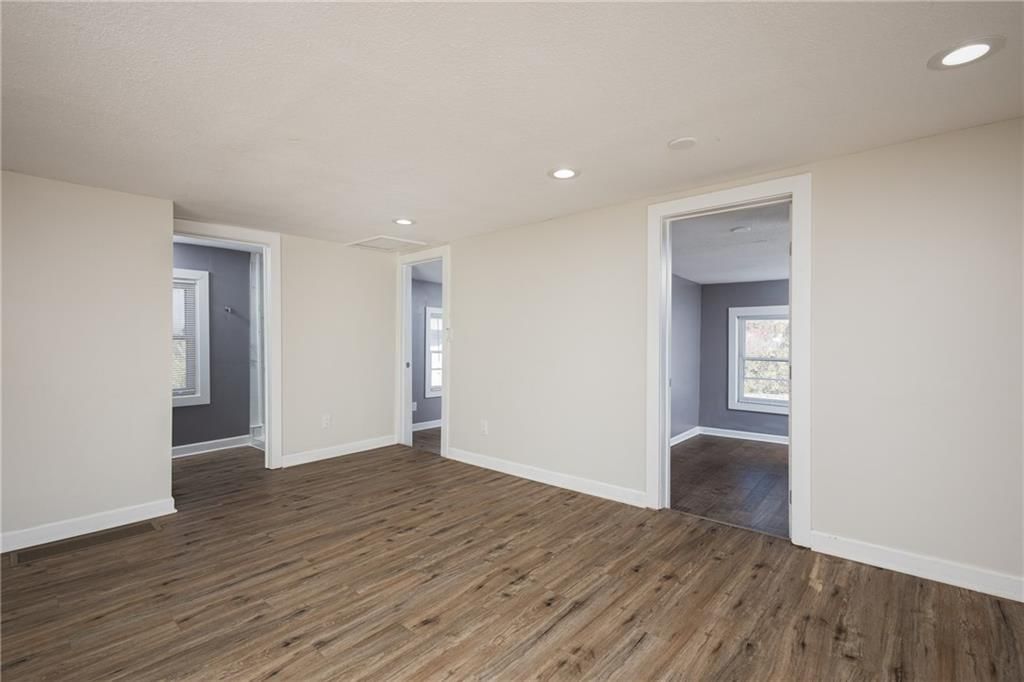 4724 Logan Avenue — photo 10
