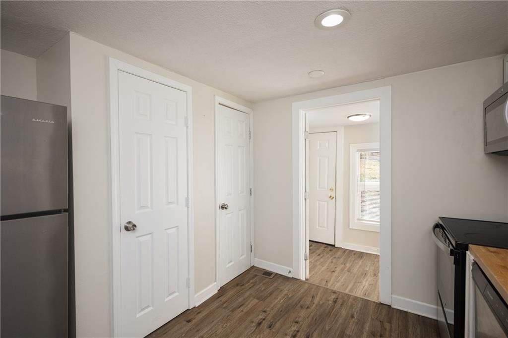4724 Logan Avenue — photo 15
