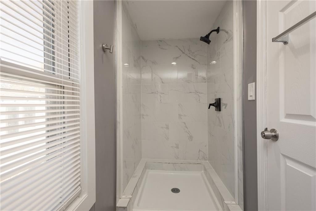 4724 Logan Avenue — photo 18
