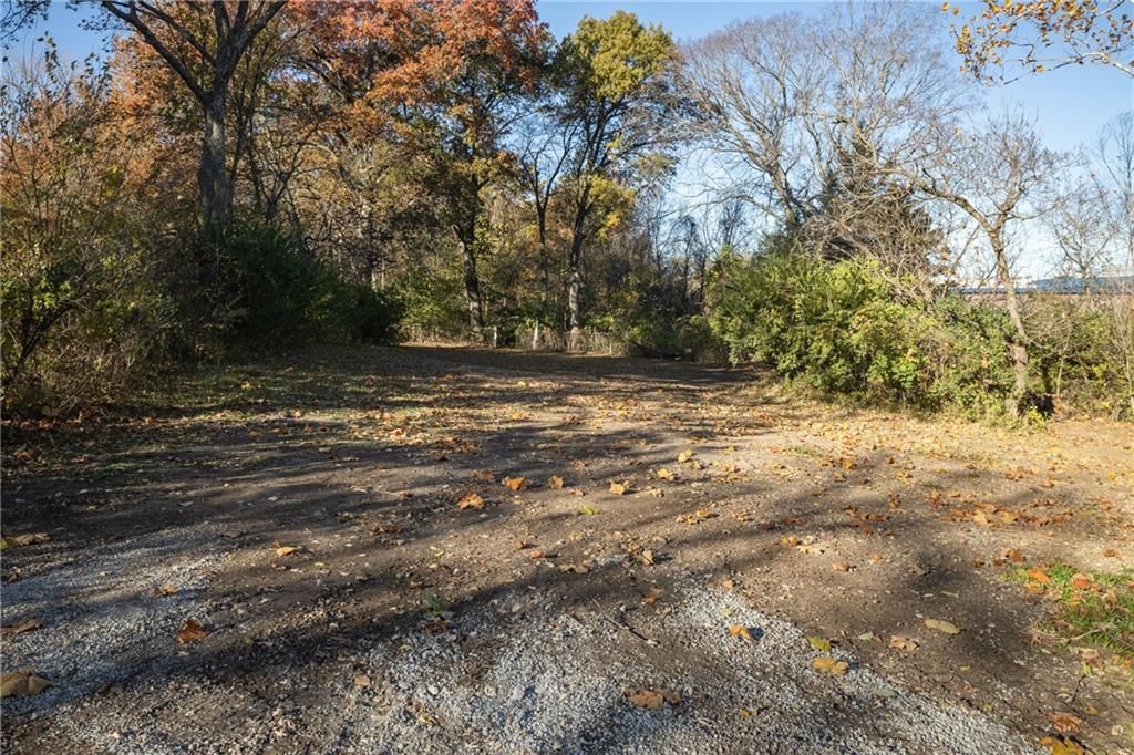 4724 Logan Avenue — photo 28