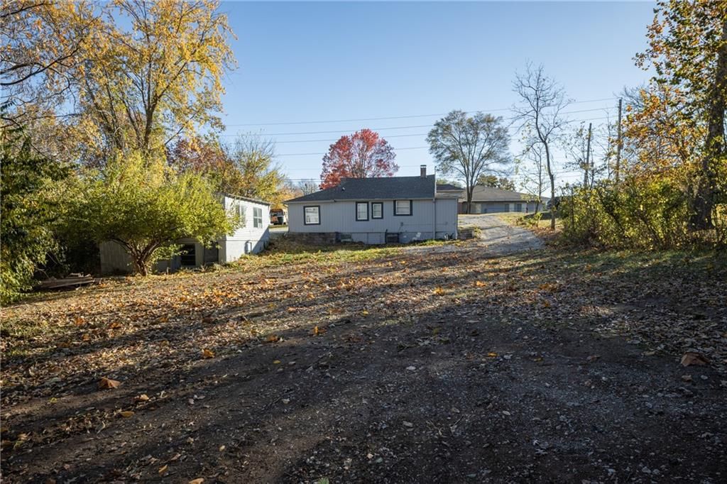 4724 Logan Avenue — photo 30