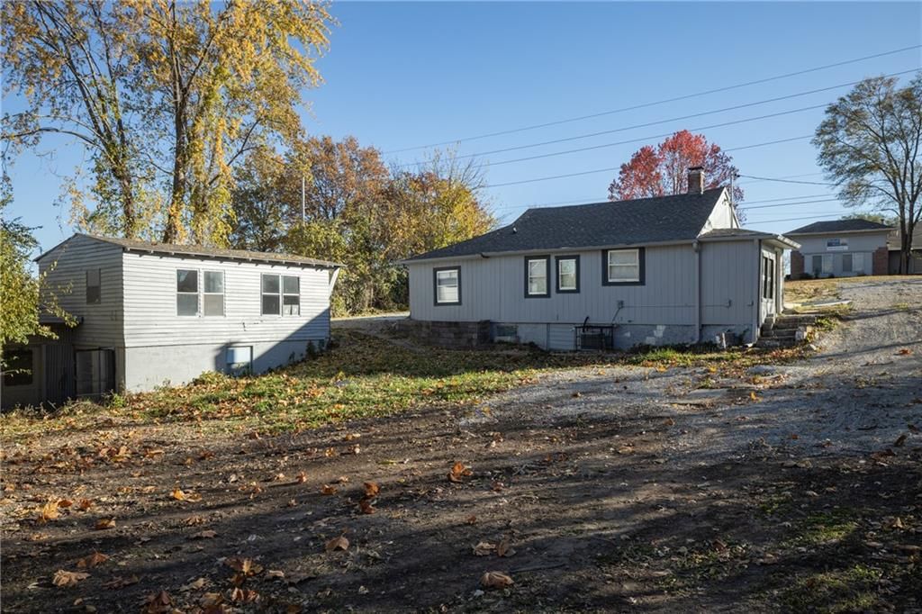 4724 Logan Avenue — photo 31