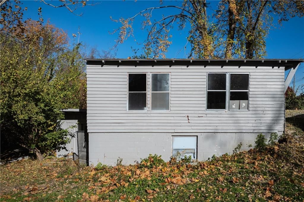 4724 Logan Avenue — photo 33