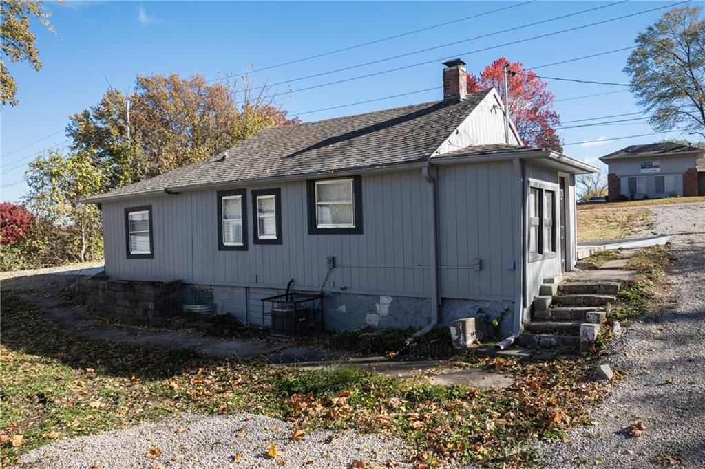 4724 Logan Avenue — photo 35