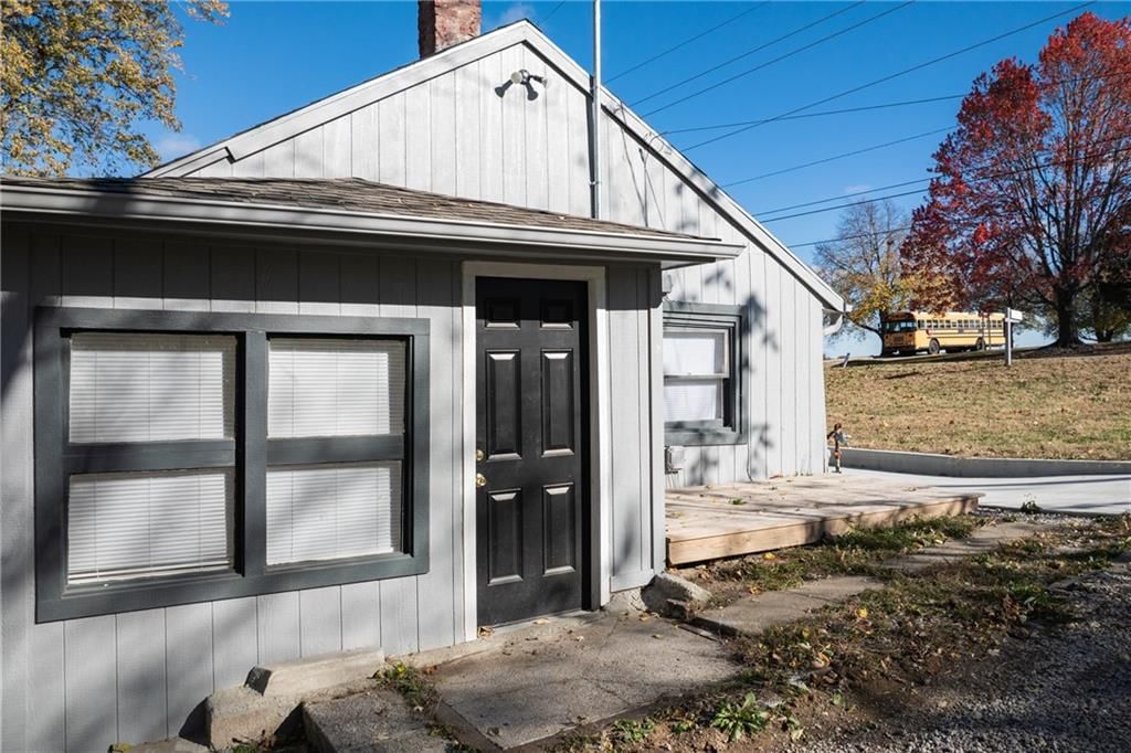 4724 Logan Avenue — photo 37
