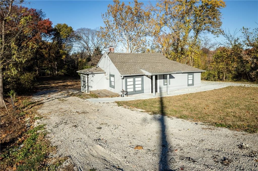 4724 Logan Avenue — photo 38
