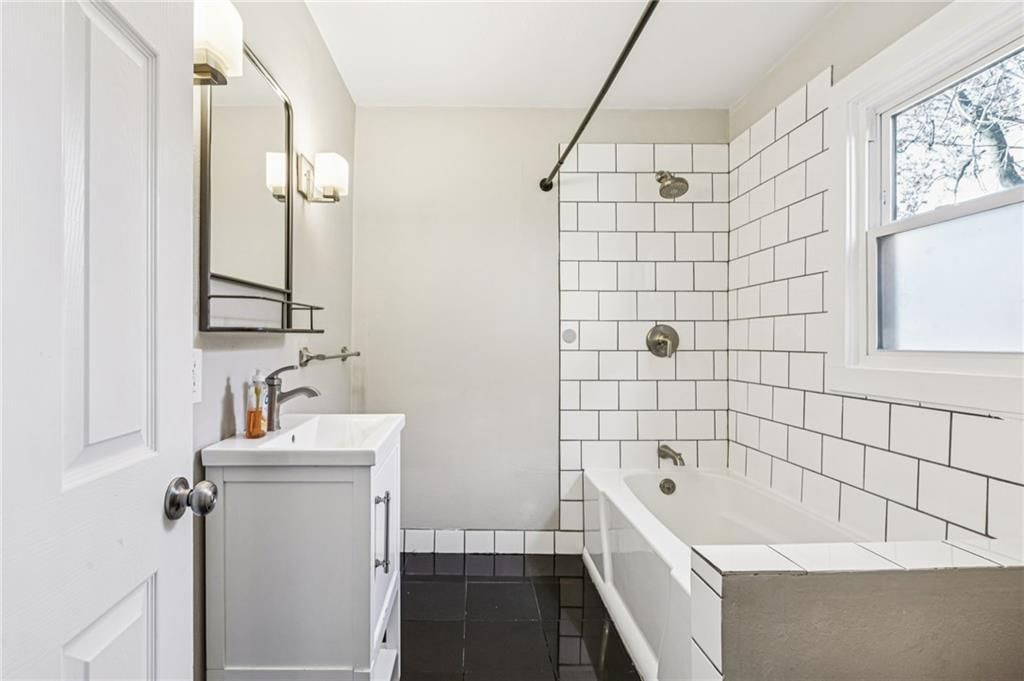 619 E 42ND Street — photo 20