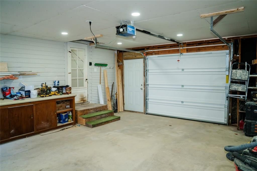 1121 S Lafayette Avenue — photo 20