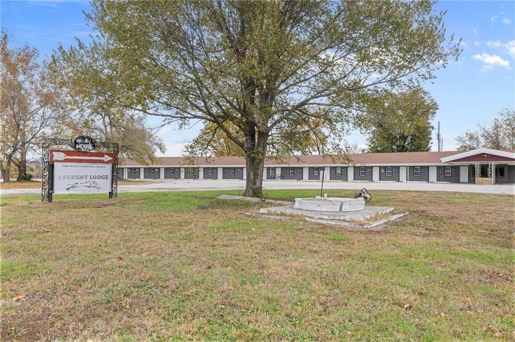 701 N NATIONAL Avenue — photo 3