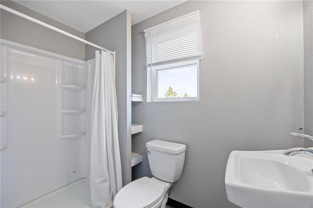 701 N NATIONAL Avenue — photo 10