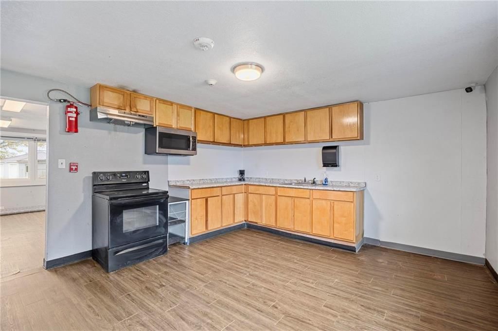 701 N NATIONAL Avenue — photo 17