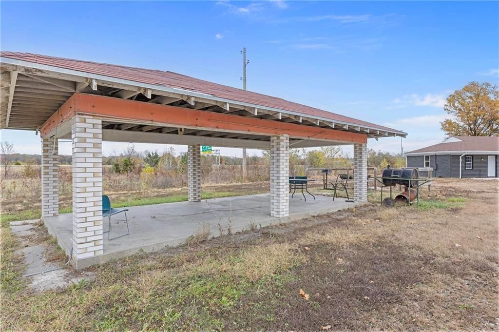 701 N NATIONAL Avenue — photo 19