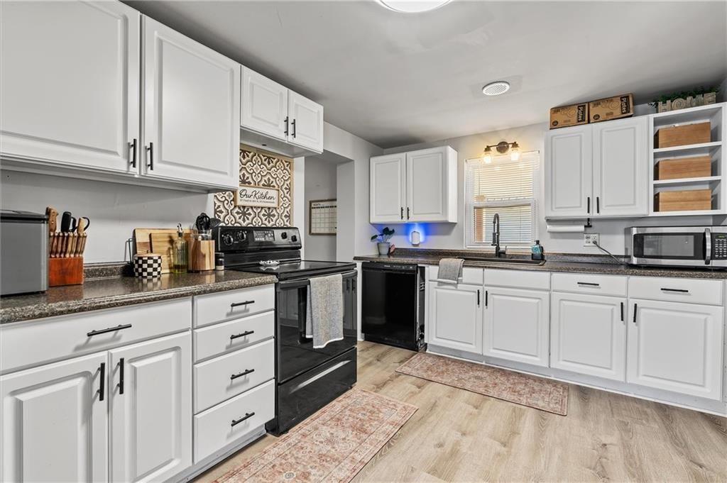 328 W 5th Street — photo 11