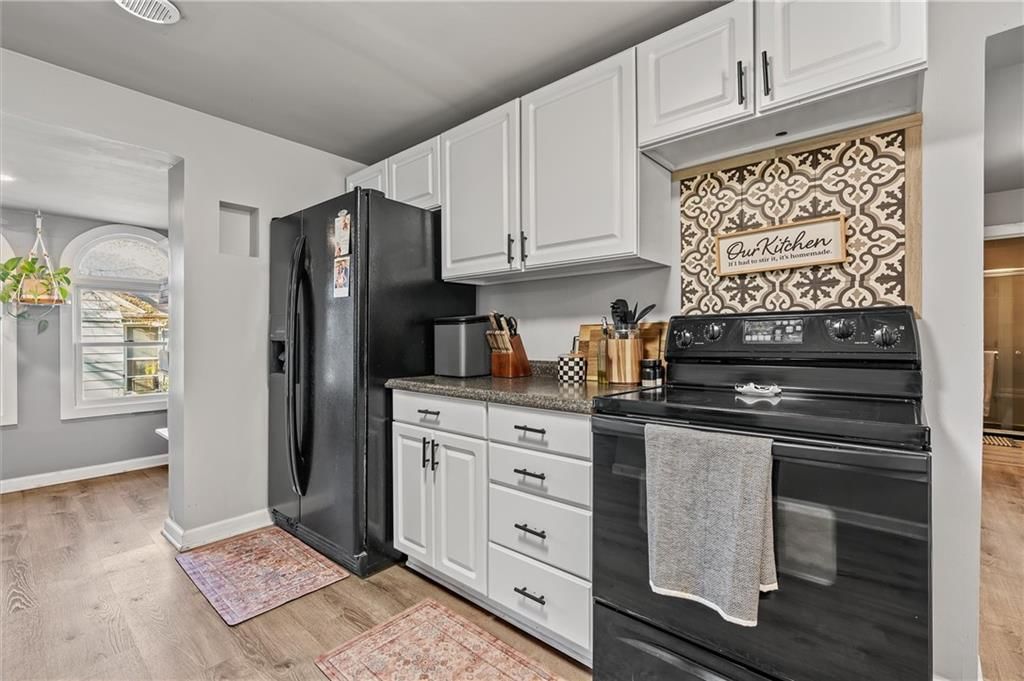 328 W 5th Street — photo 15