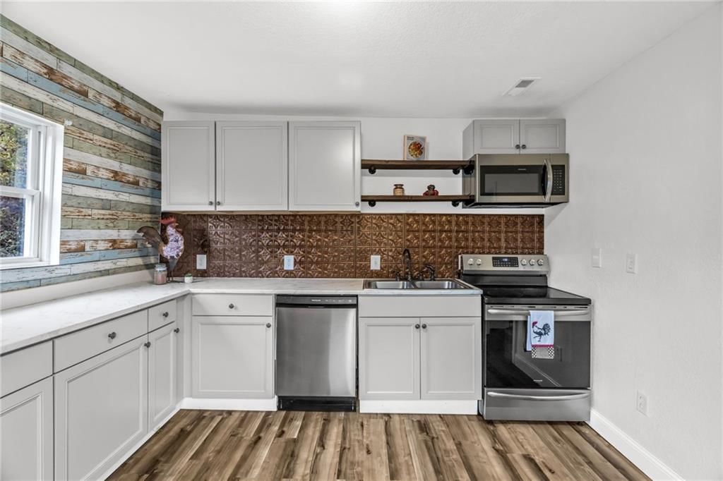 8111 Park Avenue — photo 3
