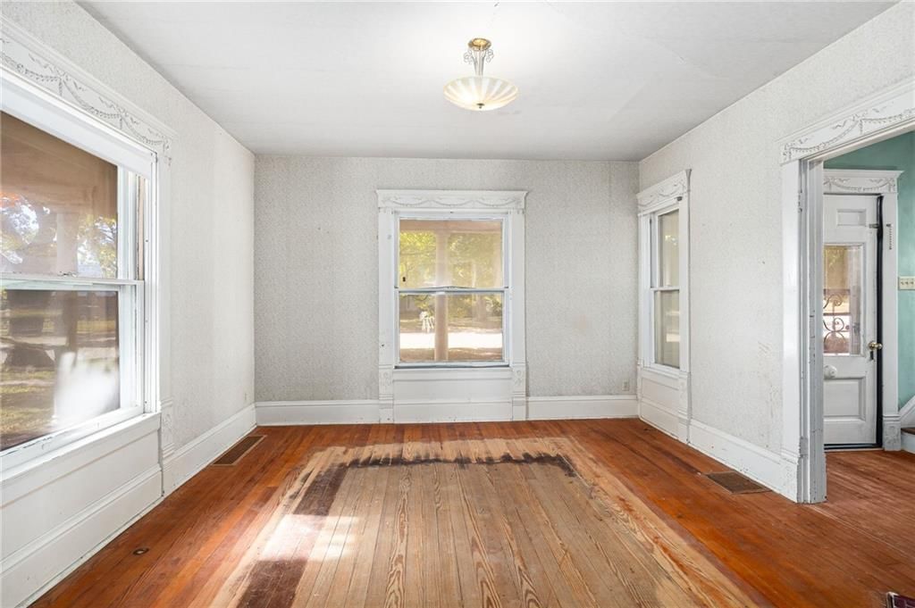 311 S 6th Street — photo 10