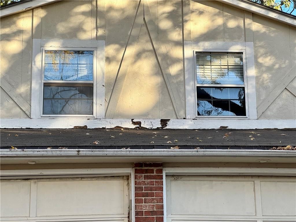 12533 S Locust Street — photo 2