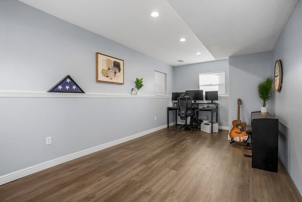 929 Sutherland Drive — photo 22