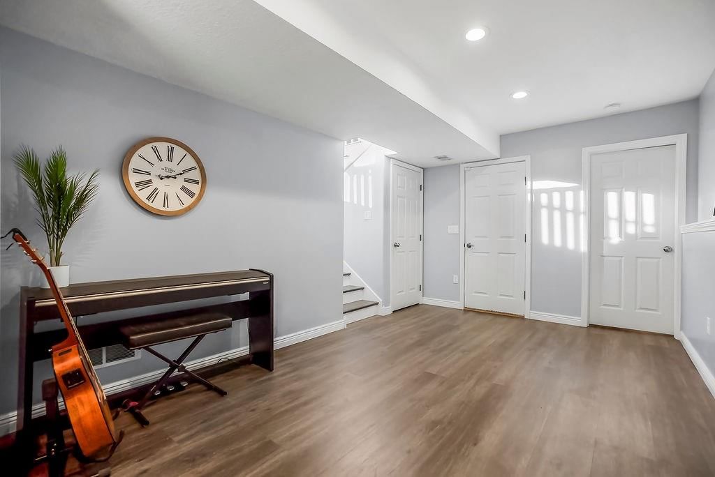 929 Sutherland Drive — photo 23