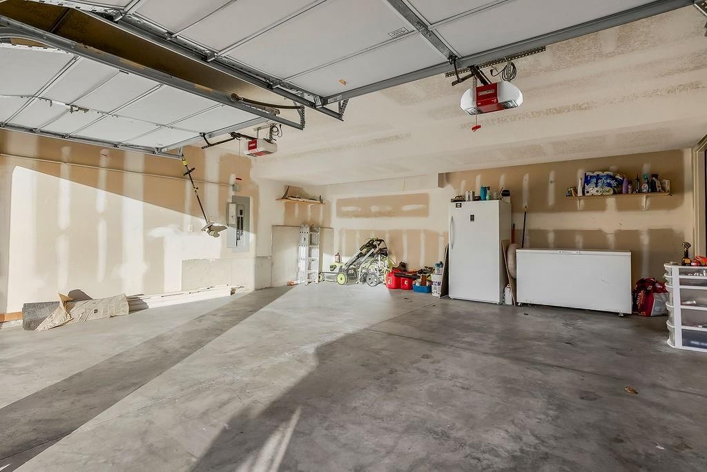 929 Sutherland Drive — photo 28
