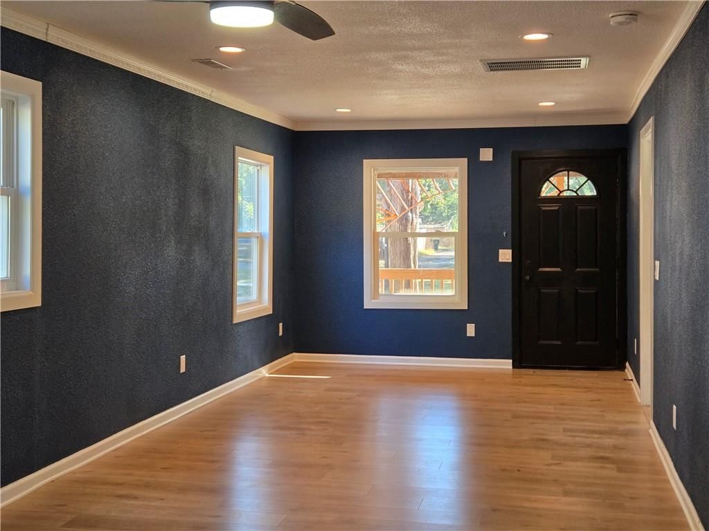 203 N Chestnut Street — photo 5