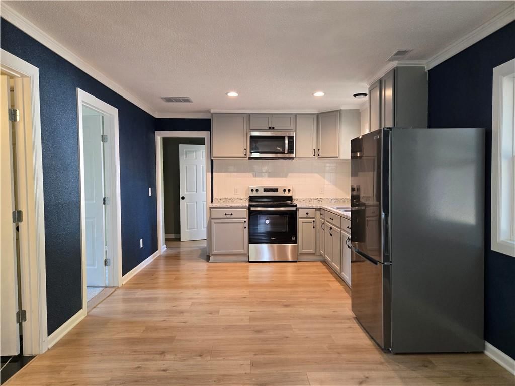 203 N Chestnut Street — photo 8