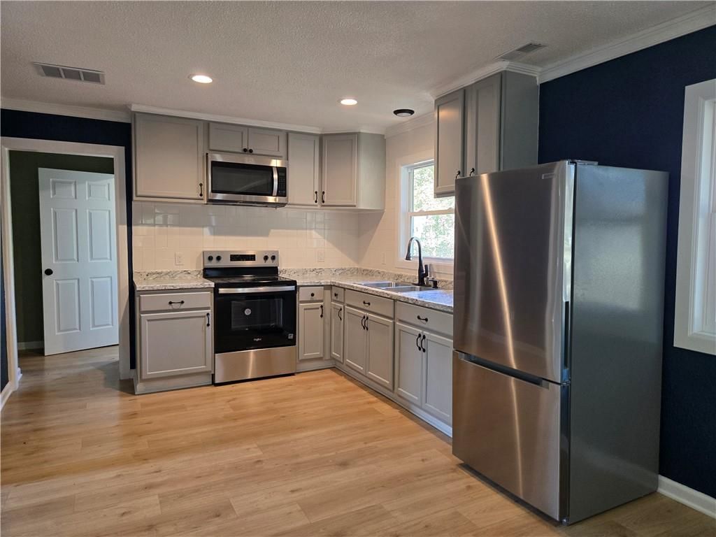 203 N Chestnut Street — photo 9