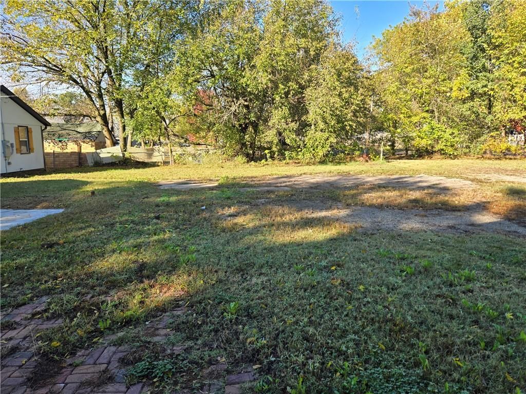 203 N Chestnut Street — photo 19