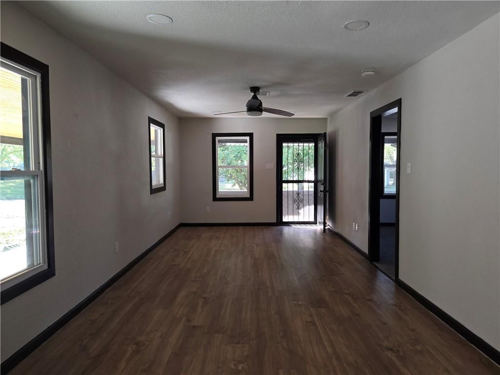 806 W 2nd Street — photo 6