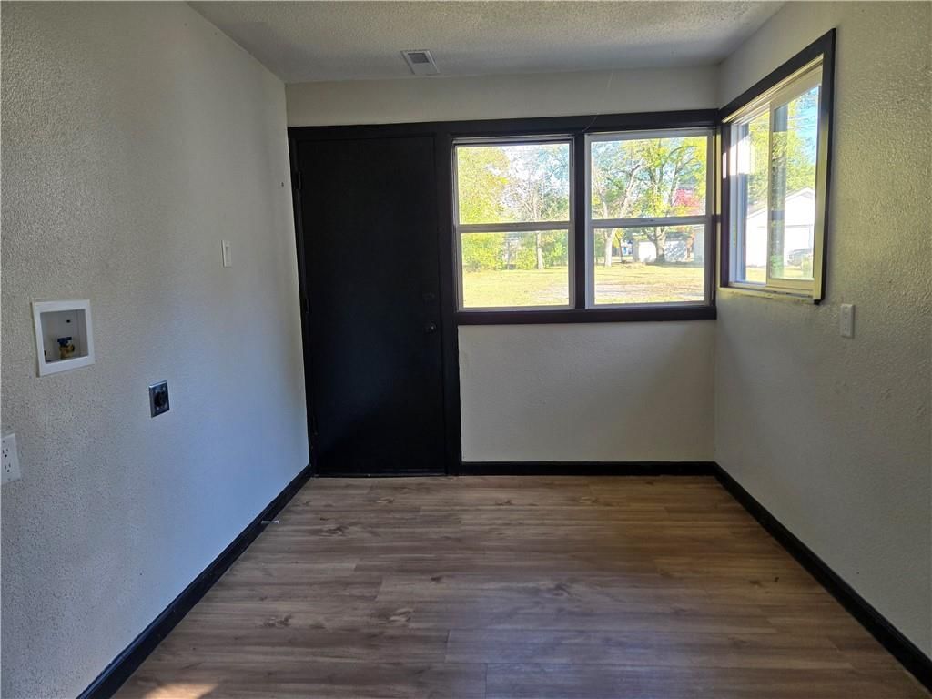 806 W 2nd Street — photo 24