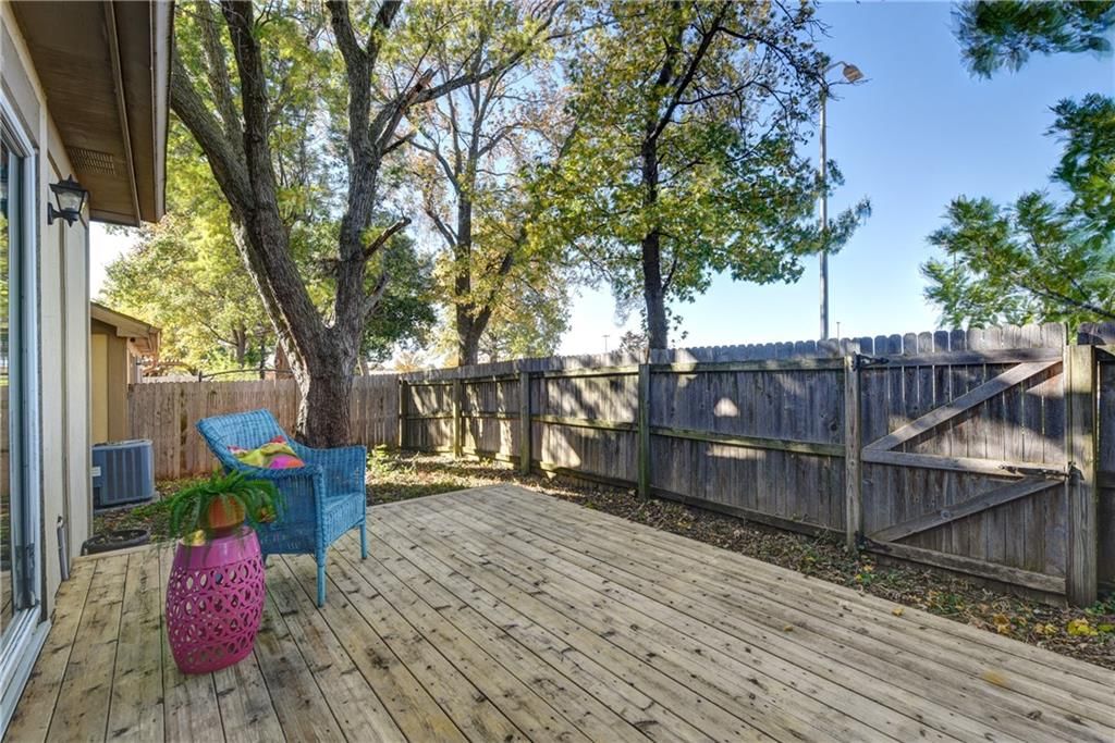9604 Nieman Place — photo 34