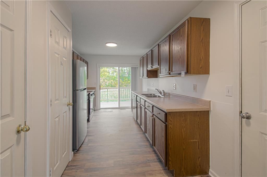1510 Yecker Avenue — photo 9