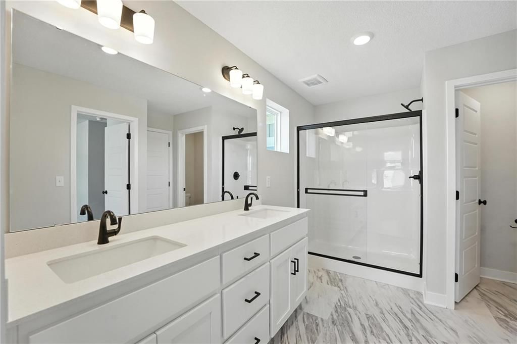 1323 S 4th Street E — photo 17