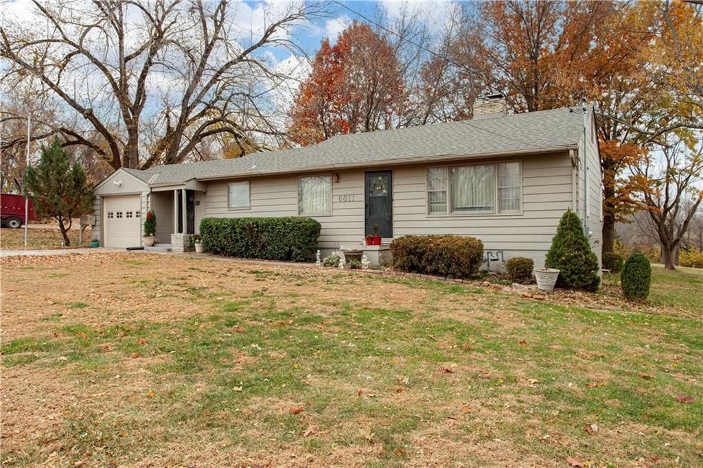 6811 Blue Parkway — photo 2