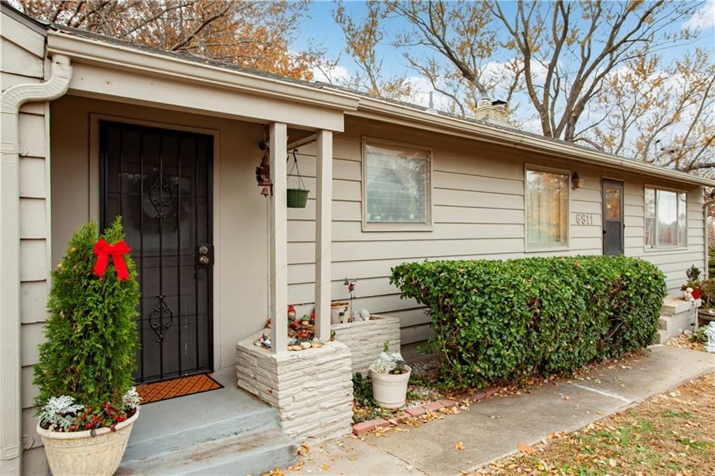 6811 Blue Parkway — photo 4